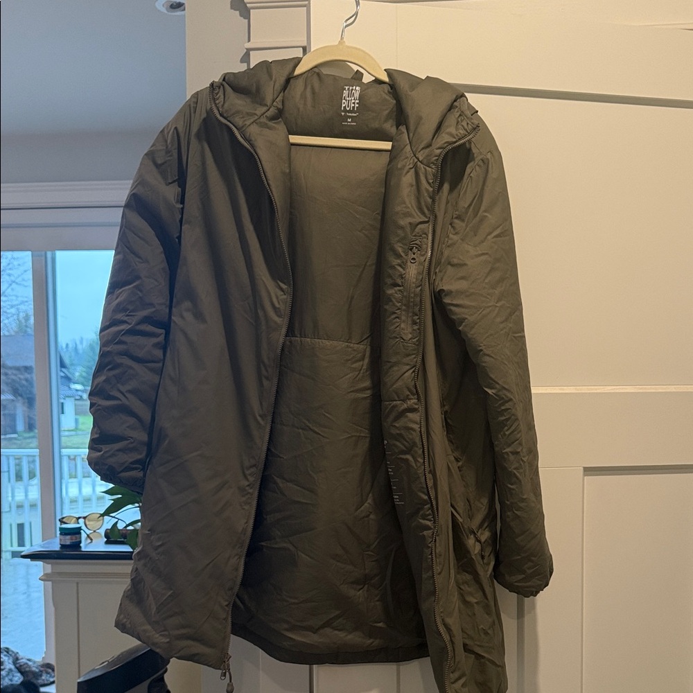 TNA medium Pillow Puff Olive Green Women’s Jacket